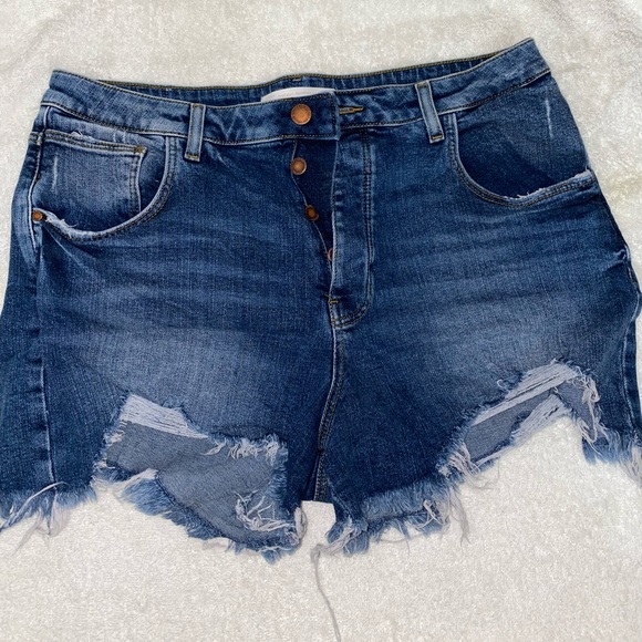 Zara Pants - Zara High waisted Cutoff denim shorts